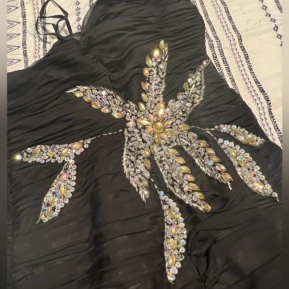 Formal Dress - Picture 4 of 5